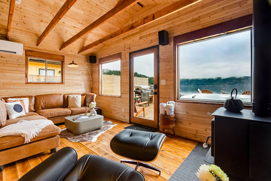 Places to stay on Hood Canal waterfront